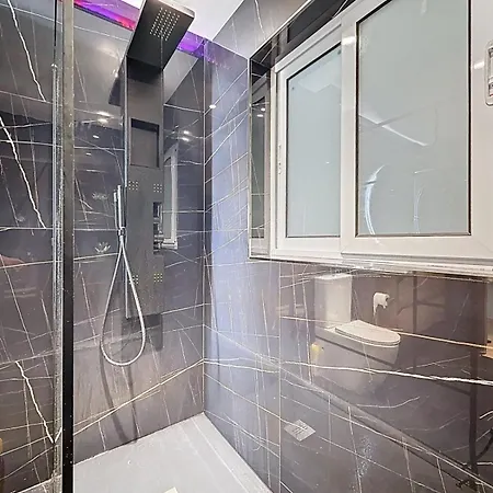 Azura 3br With Jacuzzi Rooftop And Bbq Διαμέρισμα