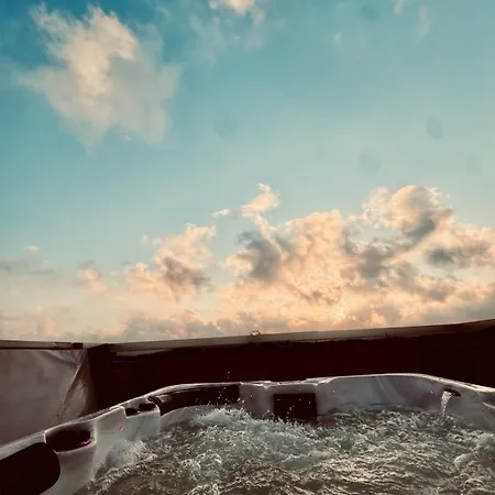 Διαμέρισμα Azura 3br With Jacuzzi Rooftop And Bbq Σεντ Πόλς Μπέι