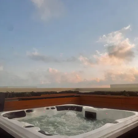 Azura 3br With Jacuzzi Rooftop And Bbq セント・ポールズ・ベイ