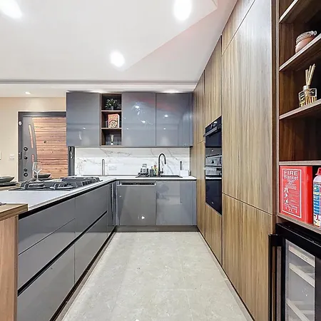 Διαμέρισμα Azura 3br With Jacuzzi Rooftop And Bbq Σεντ Πόλς Μπέι